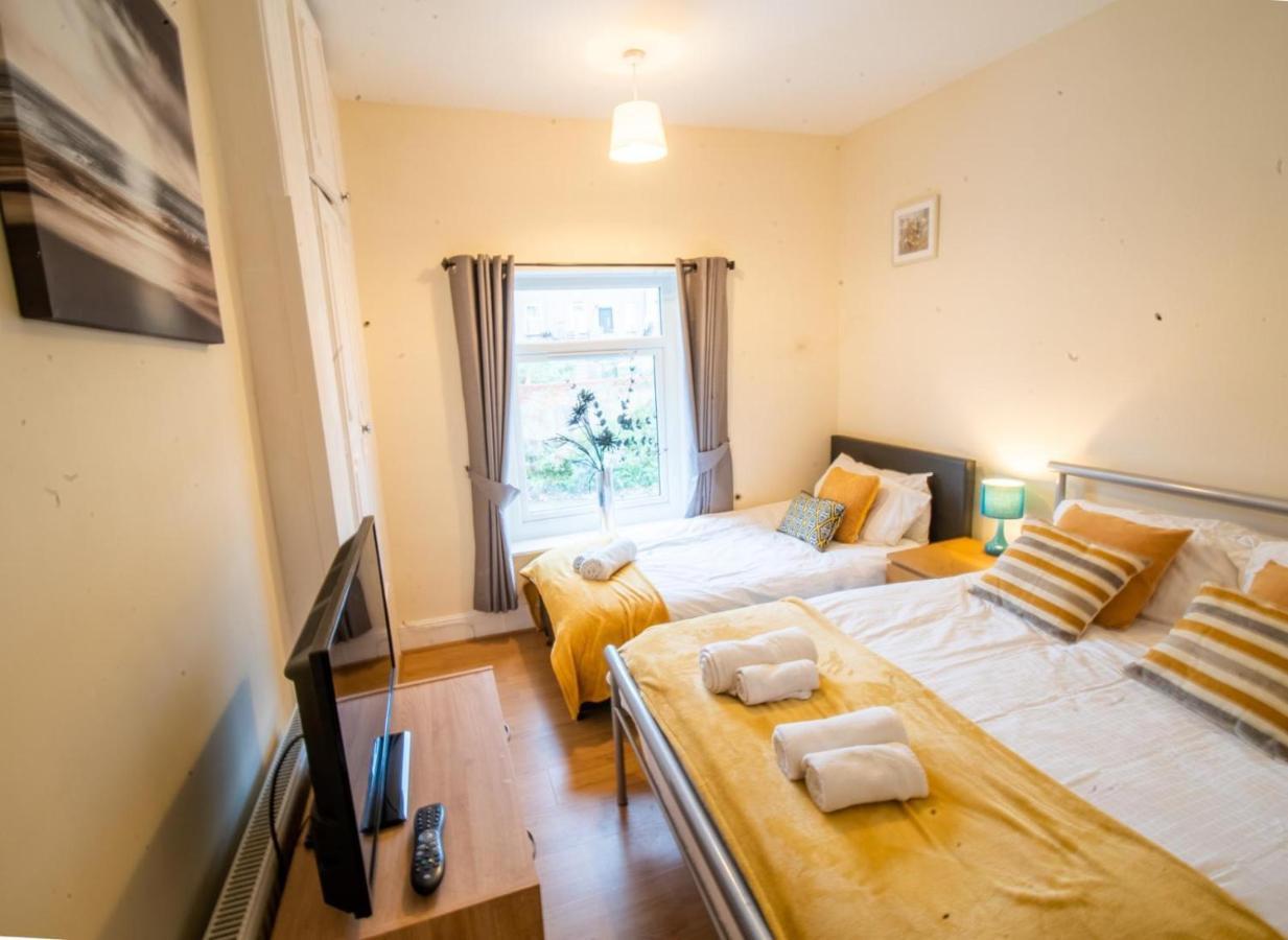 West Lea House Hotel Честърфилд Екстериор снимка